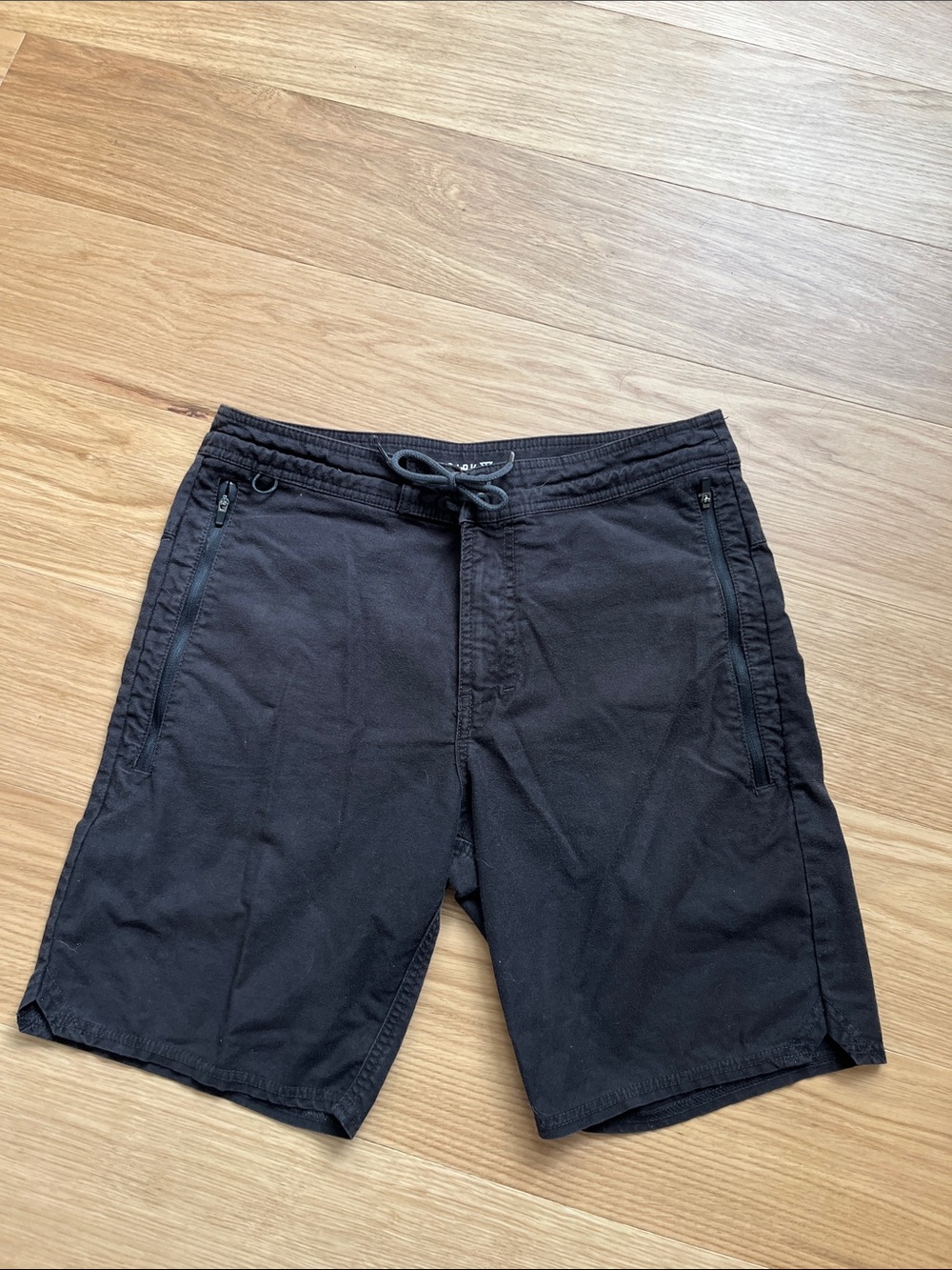 Roark Men's Layover Travel Stretch/Hybrid Shorts-Black size 30